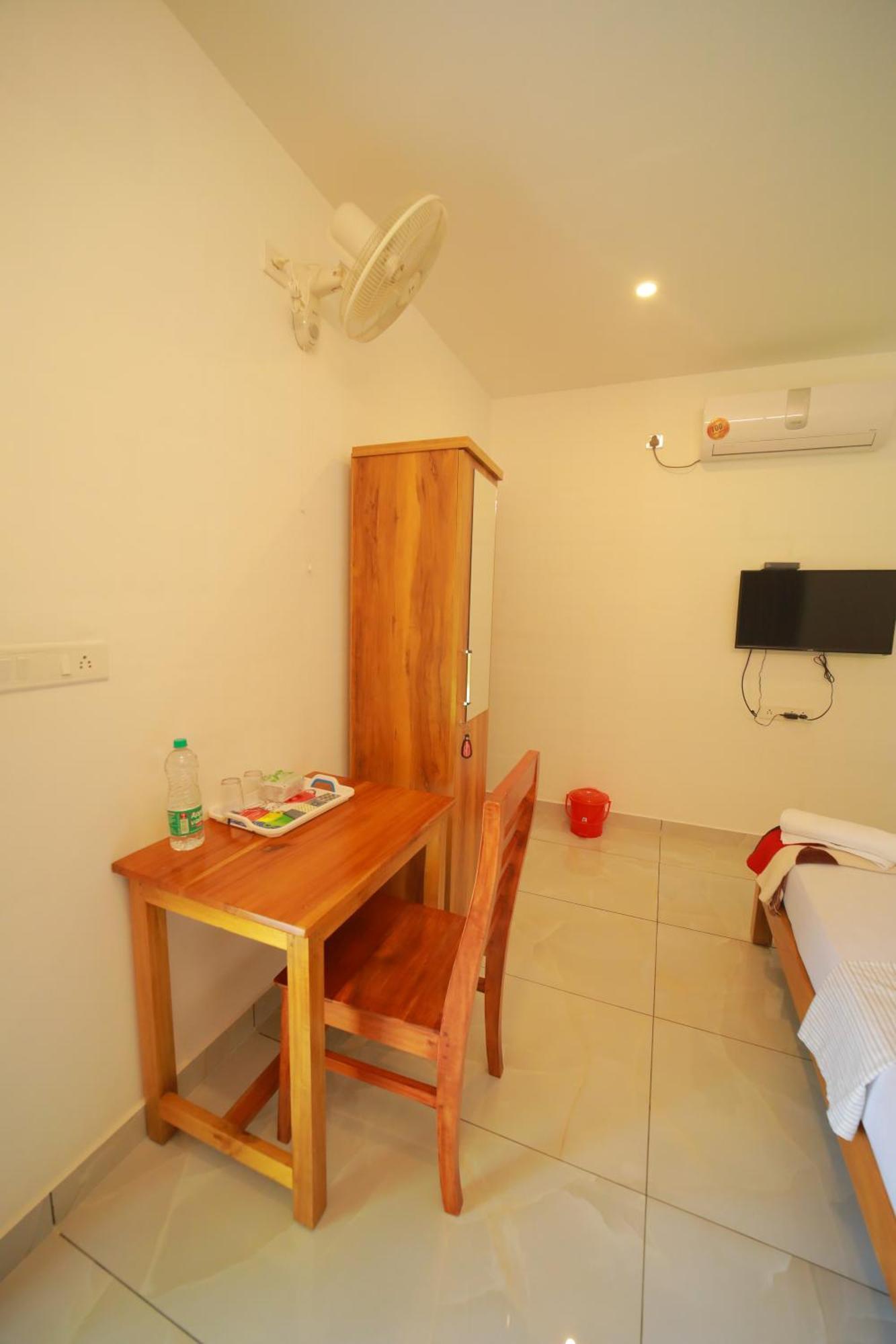 Prakruthi Residency Munroeisland Apartment Mundrothuruth Bagian luar foto
