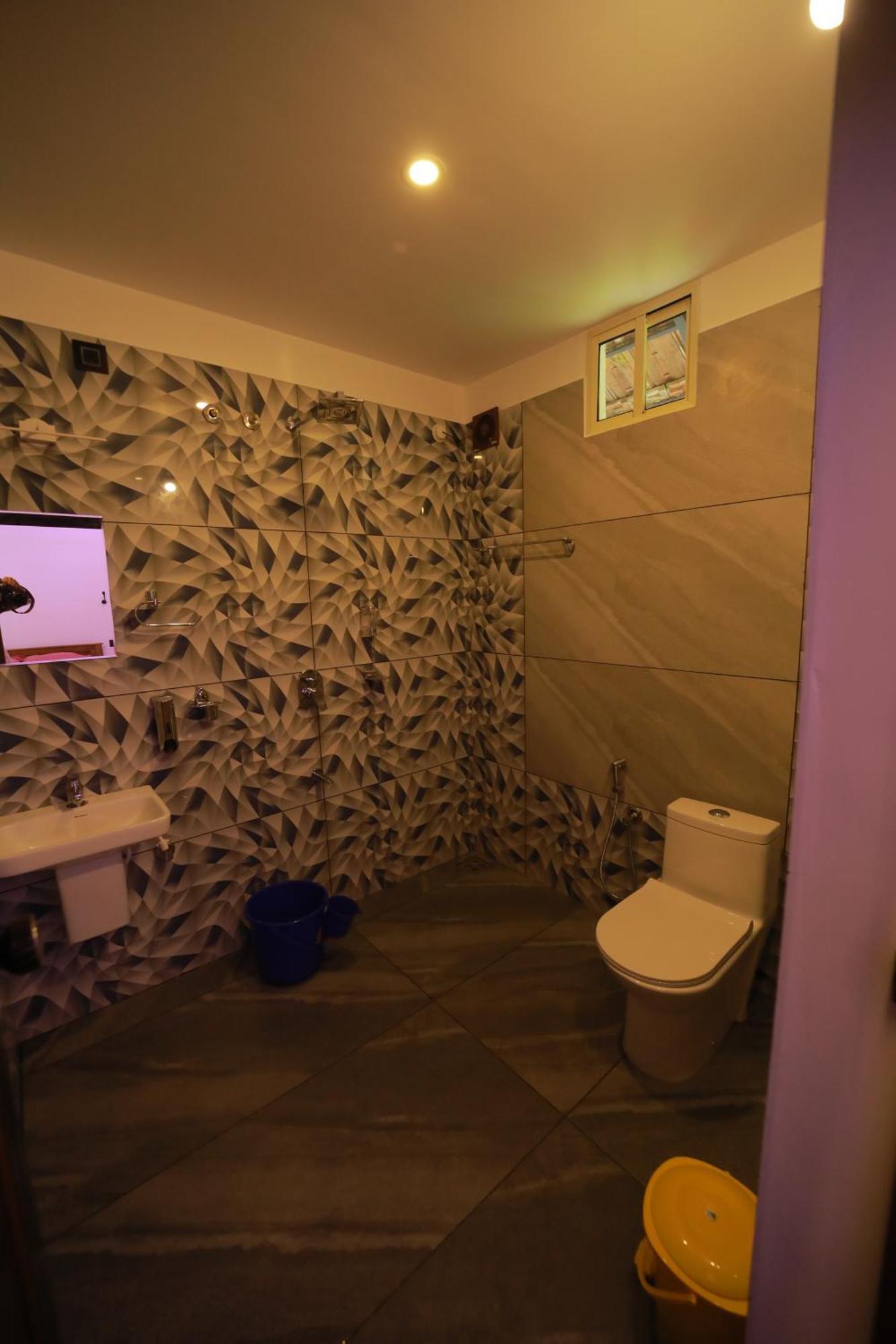 Prakruthi Residency Munroeisland Apartment Mundrothuruth Bagian luar foto